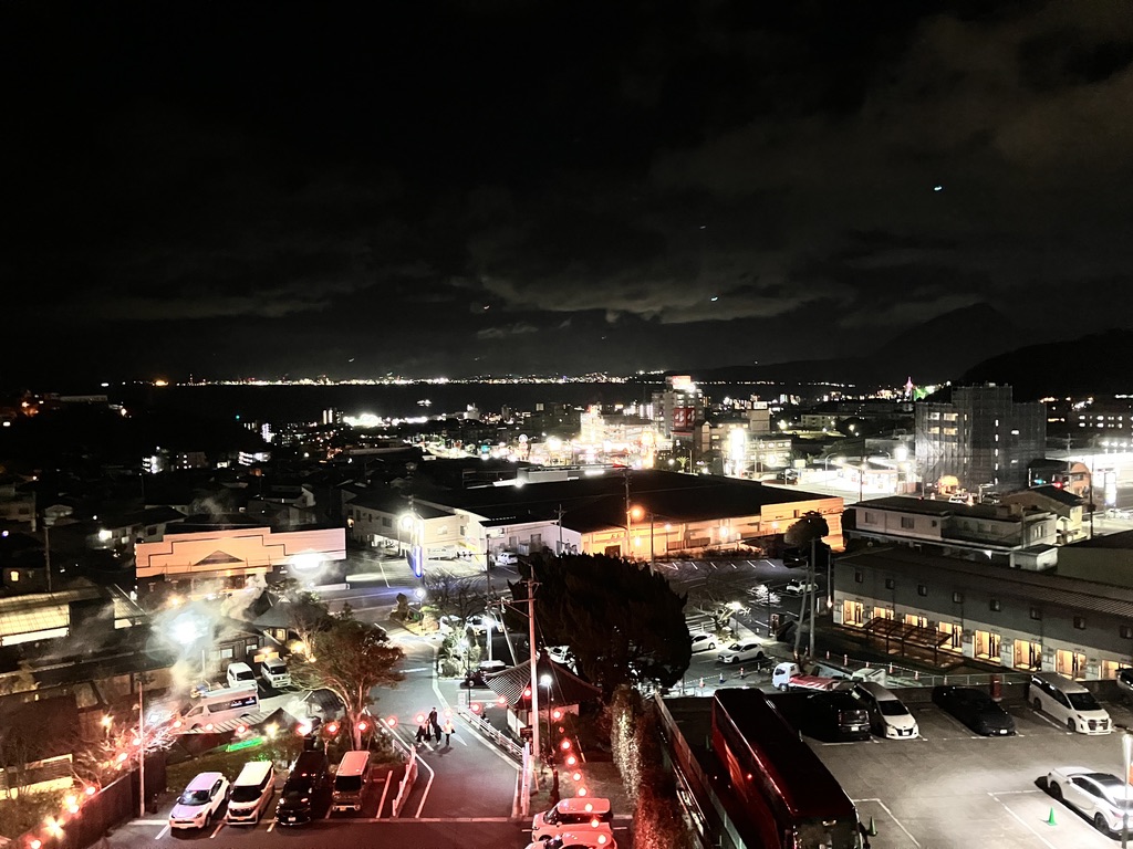 ホテルの部屋からの夜景