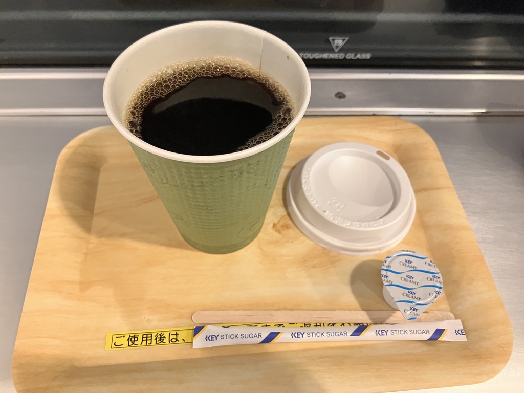 船内の案内所で朝に販売されるコーヒー