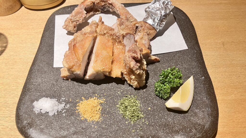 豊後鶏のもも肉を丸ごと1本使った唐揚げ
