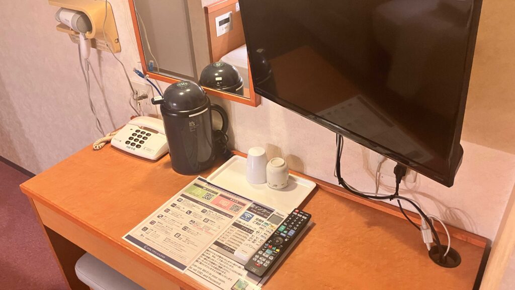 客室のデスク周り