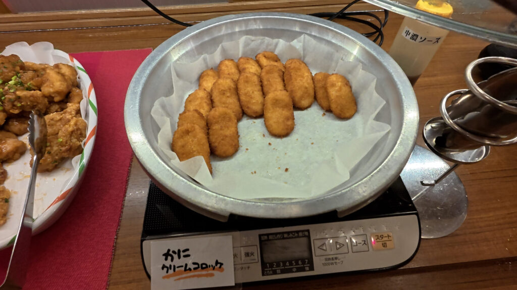 ディナーバイキングのメニュー(かにクリームコロッケ)