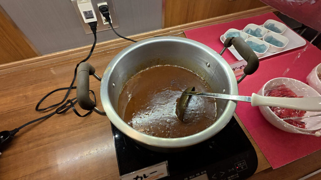 ディナーバイキングのメニュー(カレー、ソーダゼリー)