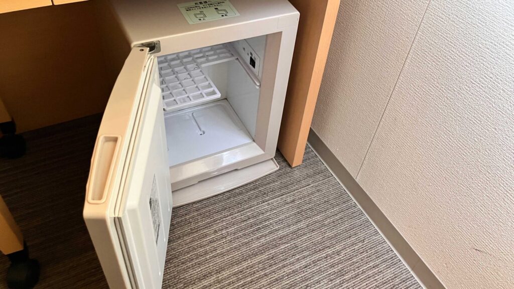 シングルルーム室内(冷蔵庫)