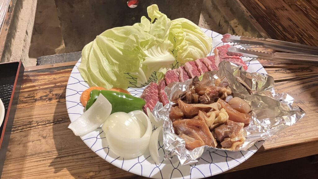 小次郎渕で注文した肉と野菜の囲炉裏焼きセット